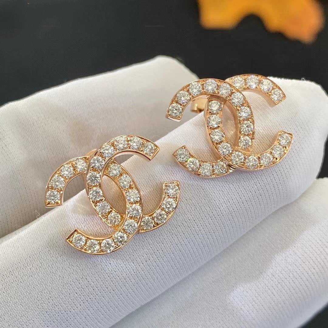 chanel-cc-logo-earrings-medium-version-18k-rose-gold-diamonds-coral-1_5c37c749-d569-46bd-ac13-fbcf28cea6df.jpg