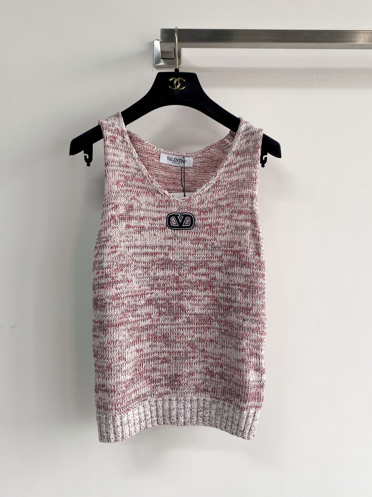 VALENTINO 26S SLEEVELESS SWEATER STYLE 110